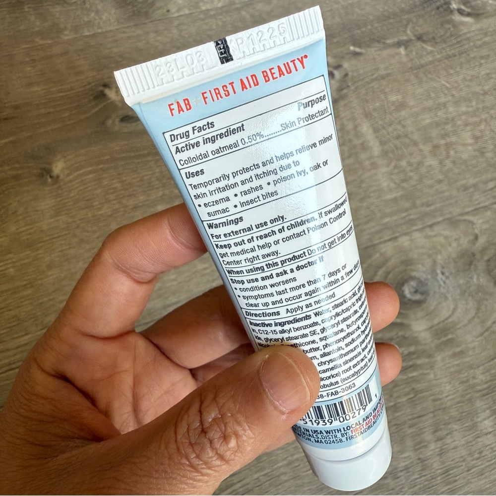 First Aid Beauty Travel Size Ultra Repair Cream Intense Hydration - Picture 4 of 4